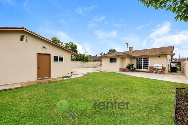 Building Photo - 3 Bedroom 2 bathroom in the heart of Orange