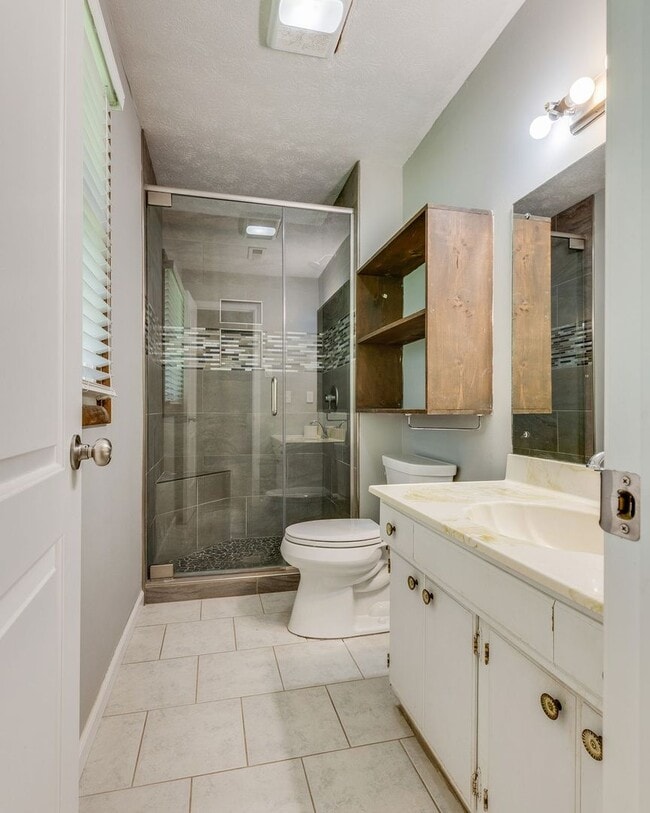 Building Photo - 3 Bed/1.5 Bath in Colonial Heights