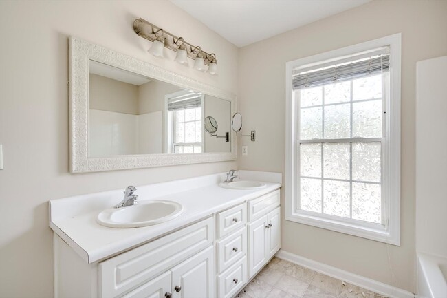 Building Photo - 3 bed/2 bath Brick Ranch in Grovetown, GA 30813