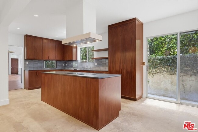 Building Photo - 444 S Windsor Blvd