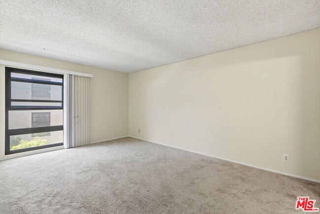 Building Photo - 7777 W 91st St