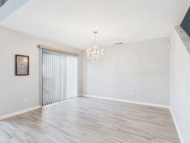 Building Photo - 7655 S Braeswood Blvd