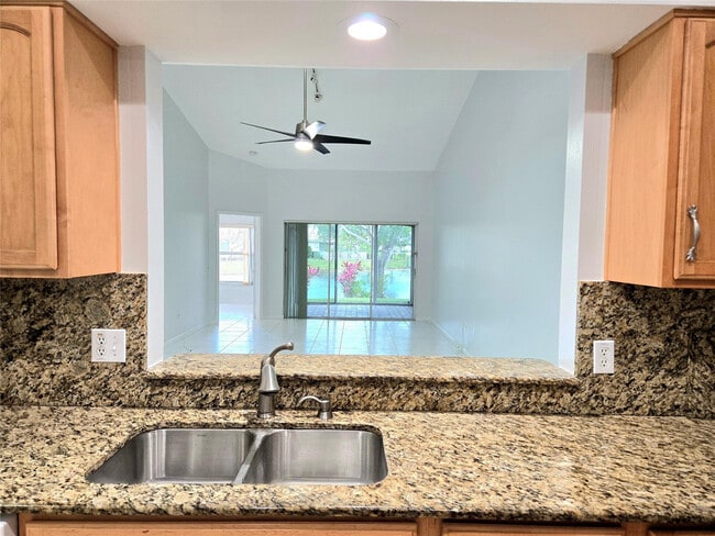 Building Photo - 5912 NW 93rd Terrace