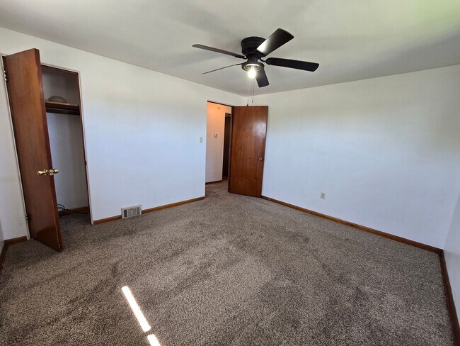 Building Photo - 6388 Saltsburg Rd