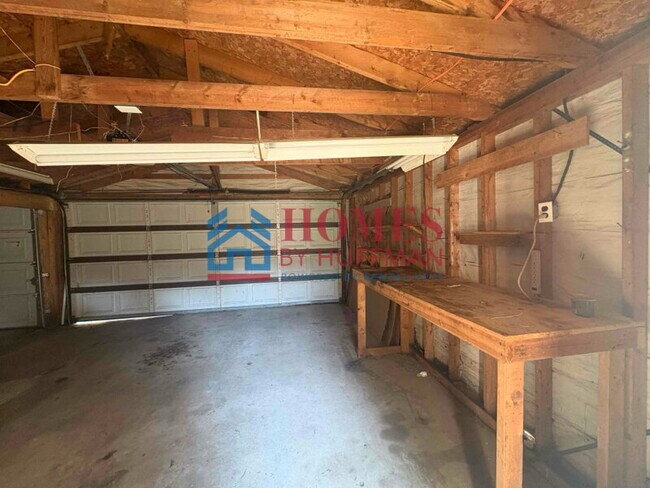 Building Photo - Two Bedroom House | Detached Garage