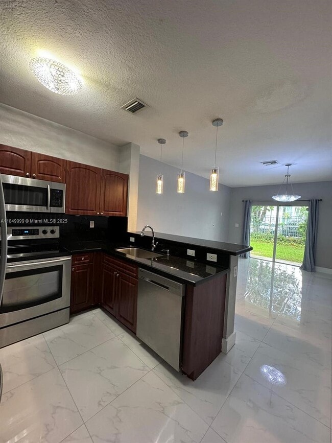 Building Photo - 8420 SW 150th Ave