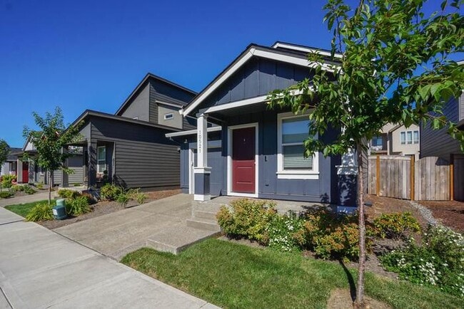 Building Photo - NEWER THREE BEDROOM WITH GARAGE