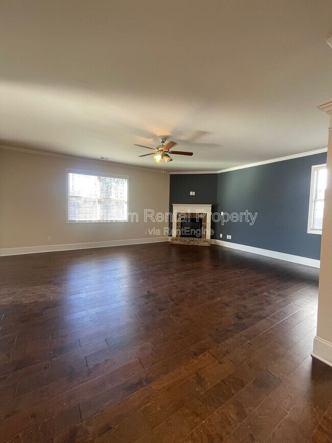 Building Photo - 4425 Huron Dr