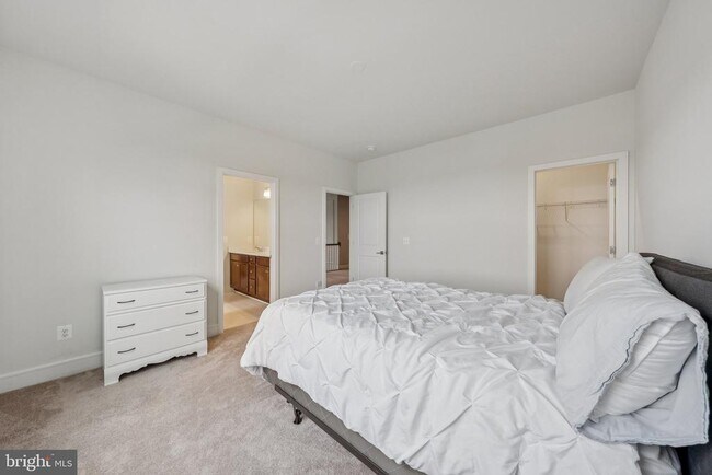 Building Photo - 101 Milvian Wy SE