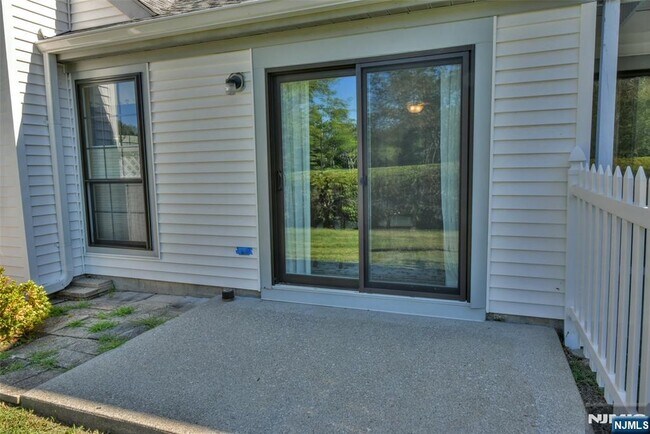 Building Photo - 79 Konight Ct