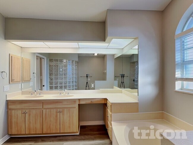 Building Photo - 26060 Concepcion Dr