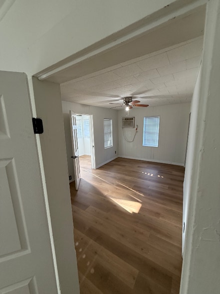 Building Photo - 935 21st St S