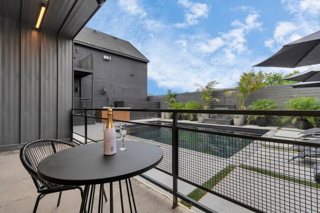 Building Photo - 2703 Blodgett St