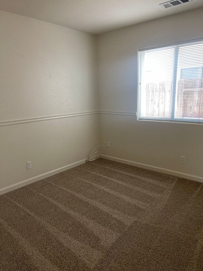 Building Photo - Available Now!! 3-Bedroom, 2-Bathroom Home...