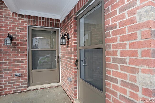 Building Photo - 54246 Baypoint Dr