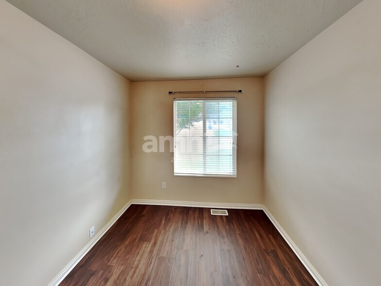 Building Photo - 10207 N Forest Creek Dr