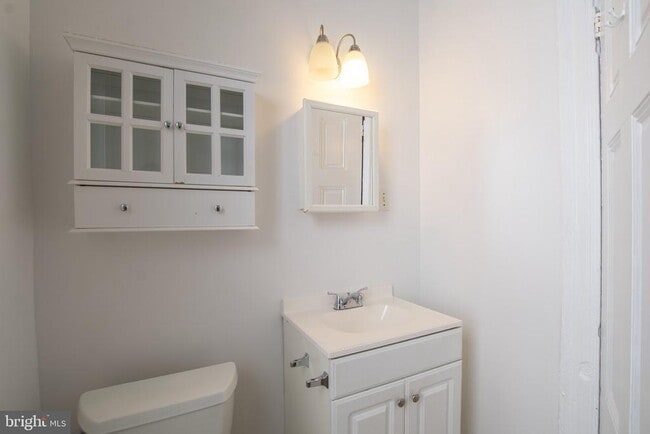 Building Photo - 2039 N Gratz St