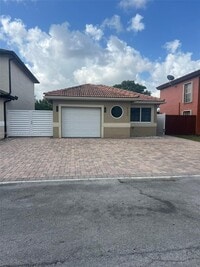 Building Photo - 8500 NW 196th Terrace