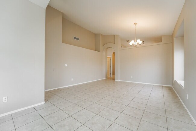 Building Photo - 66 W Freddie Canyon Way