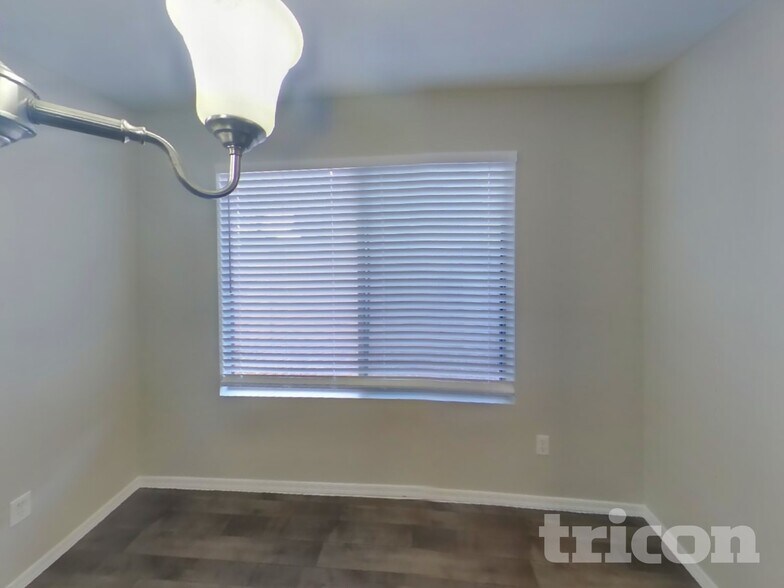 Building Photo - 11445 W Cambridge Ave