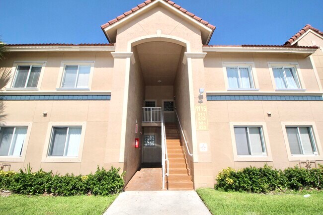 Building Photo - 1115 Golden Lakes Blvd