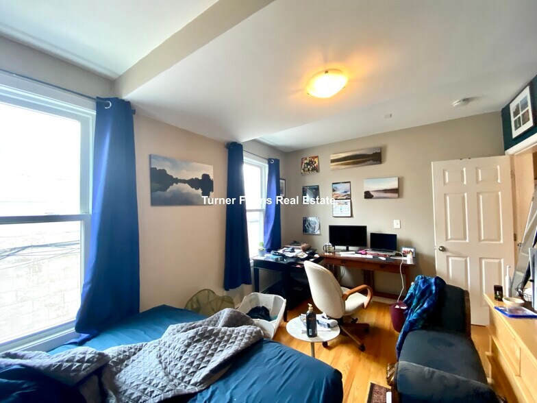 Building Photo - 173A Rindge Ave