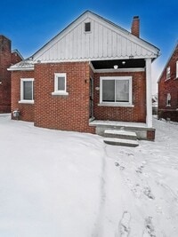 Building Photo - Charming 3-Bedroom Home in a Desirable Det...