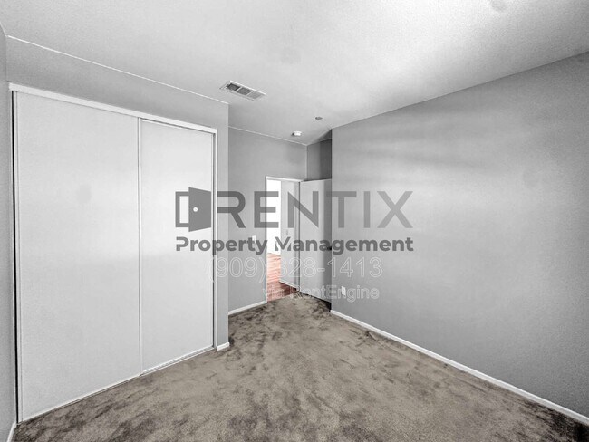 Building Photo - 15739 Yosemite St