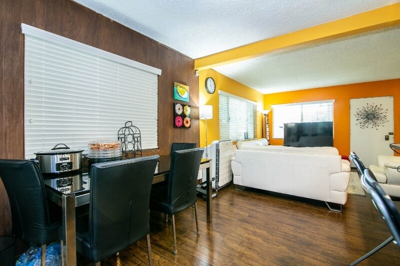Building Photo - 446 S St Andrews Pl