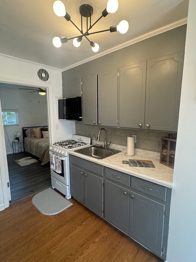 Building Photo - W Grant Apartments