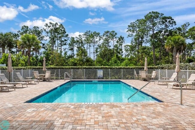 Building Photo - 210 Preserve Trl S