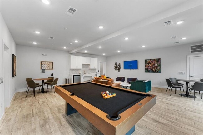 Building Photo - 6804 Westview Dr