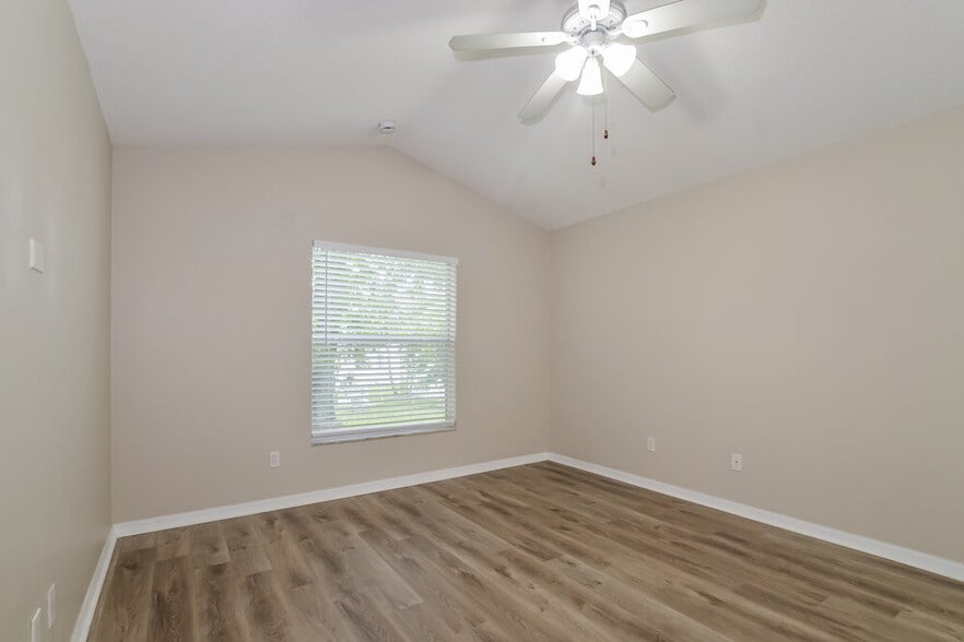 Building Photo - 891 McInnis Ct