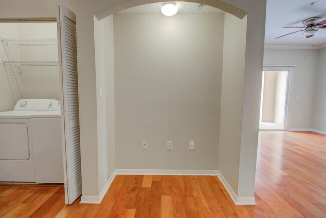 Building Photo - 520 Florida Club Blvd