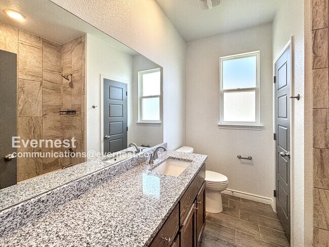 Building Photo - 857 Freedom Cir