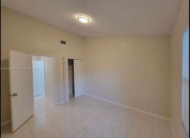 Building Photo - 9336 Ketay Cir