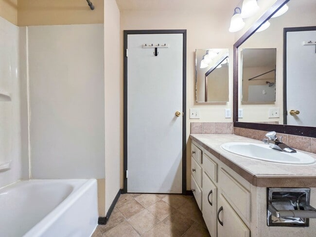 Building Photo - Charming 4-Bedroom Home with Bonus Rooms &...