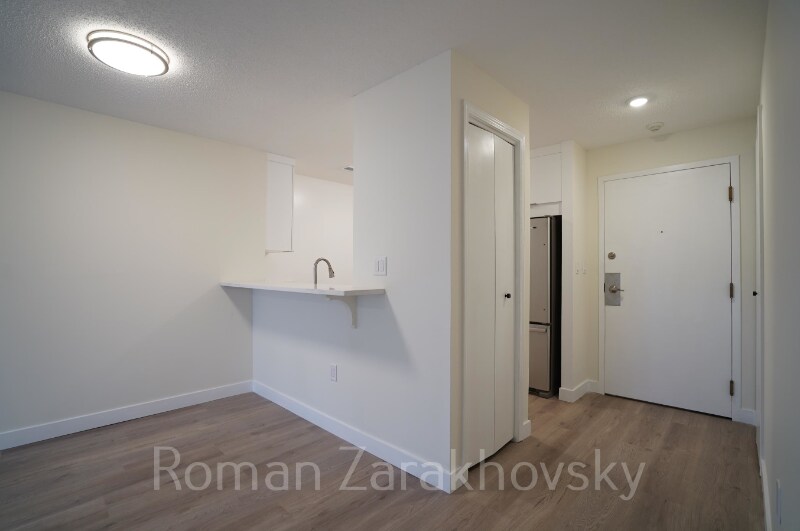 Building Photo - 25 Webster Ave