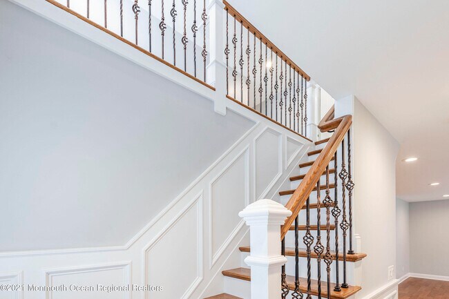 Building Photo - 16 Cypress Ave