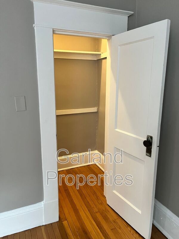 Building Photo - 833 Wasena Ave SW