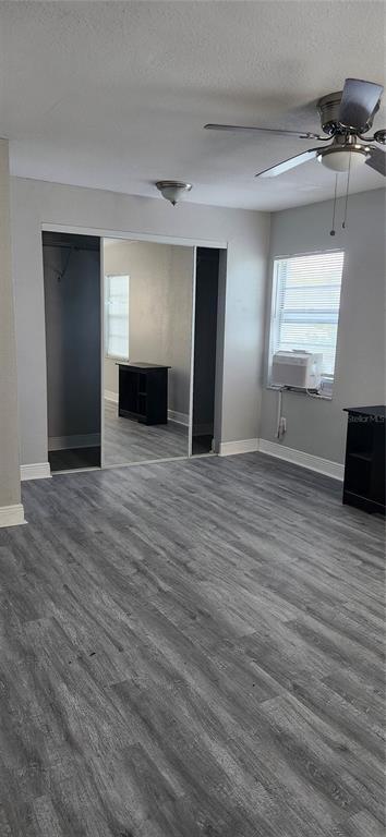 Building Photo - 205 W Amelia Ave