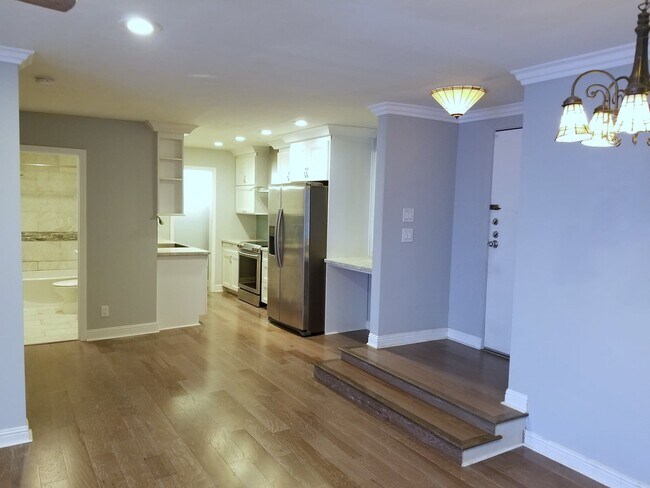 Open Concept Living - 1515 S Beverly Dr