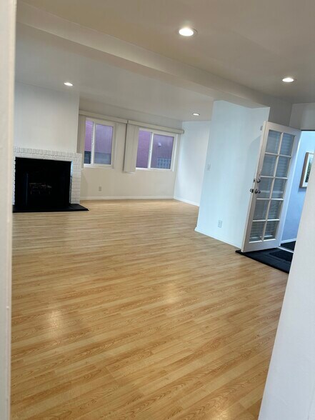 Building Photo - 24 Lighthouse St