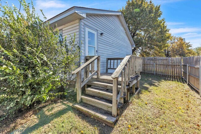 Building Photo - 8929 NE 52nd St