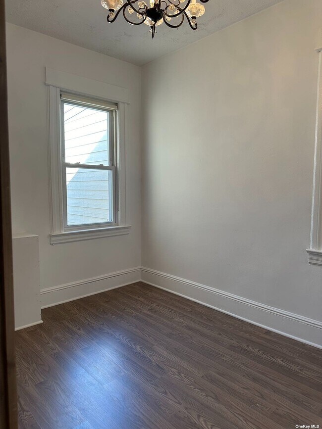 Building Photo - 89-07 91st Ave