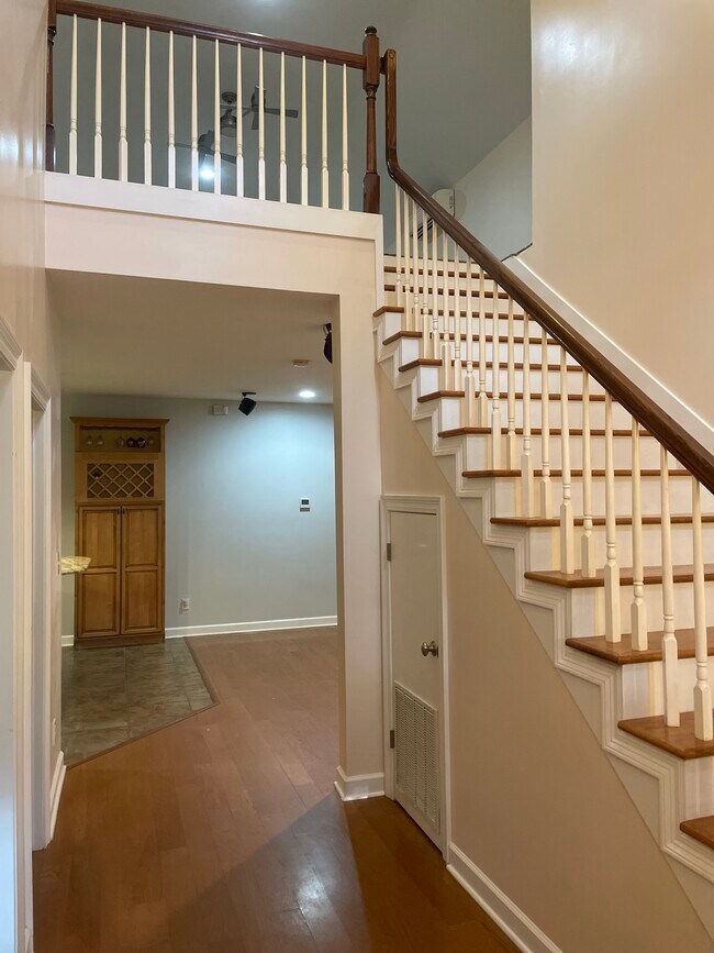 Building Photo - 6833 Corto Rd