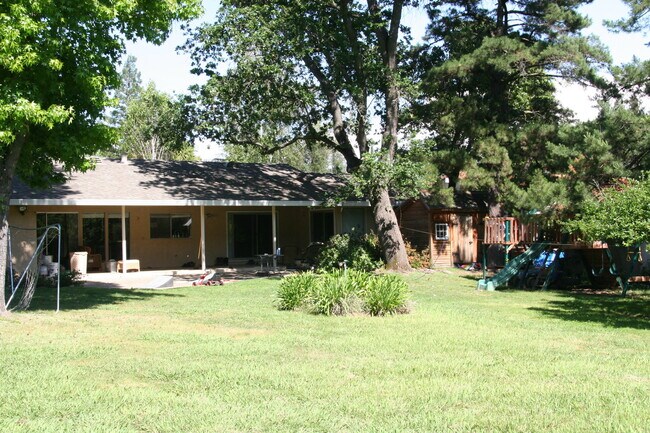 Building Photo - Equestrian Property & Country Living in the Heart of Folsom