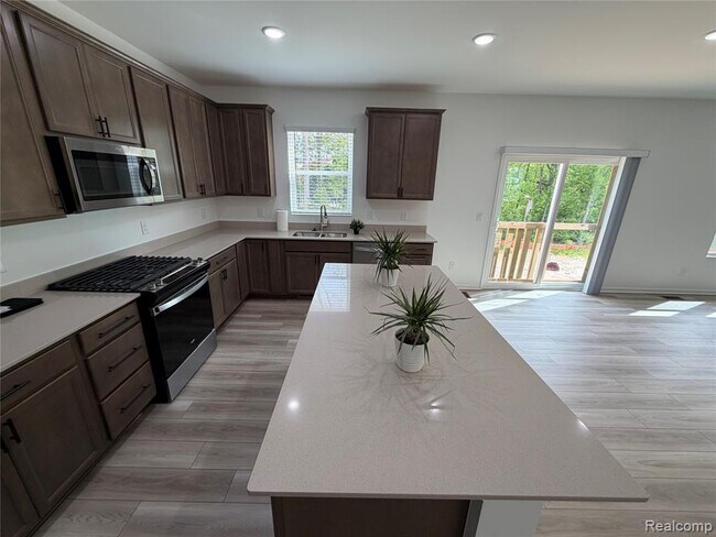 Building Photo - 59579 Schuss Gully Dr