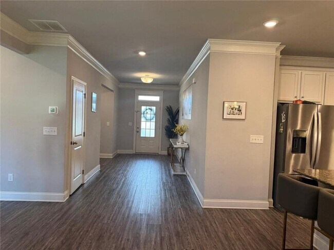 Building Photo - 126 Cottontail Ln