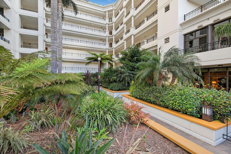 Building Photo - 700 W Harbor Dr